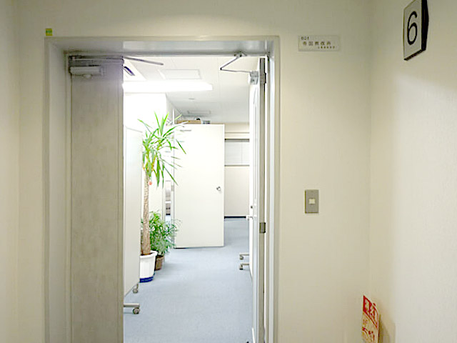 大阪相談室 オフィス入口